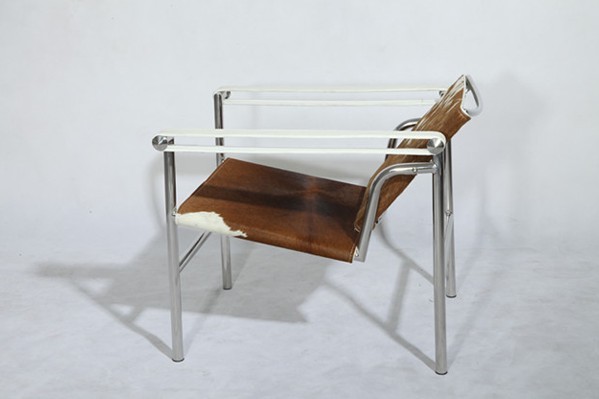 柯布西耶設(shè)計(jì)的扶手工藝椅 LC1 Sling Chair